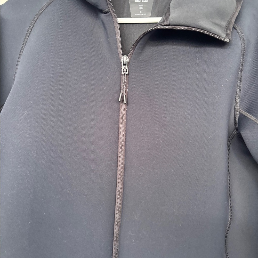 Uniqlo Men's Black Performance Jacket - Picture 8 of 12